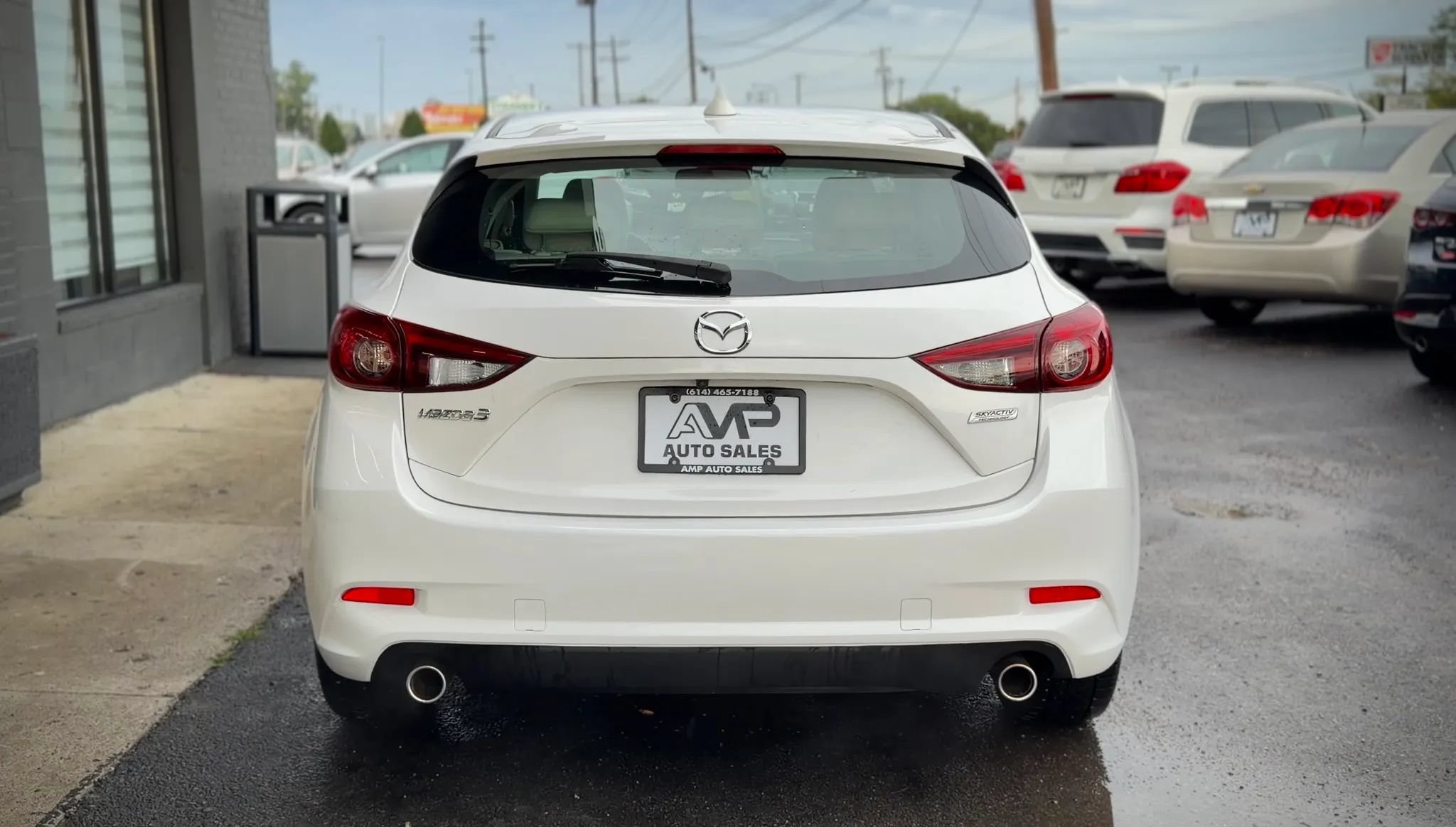Used 2018 MAZDA MAZDA3 Grand Touring w/ Premium Equipment Package FWD image 3