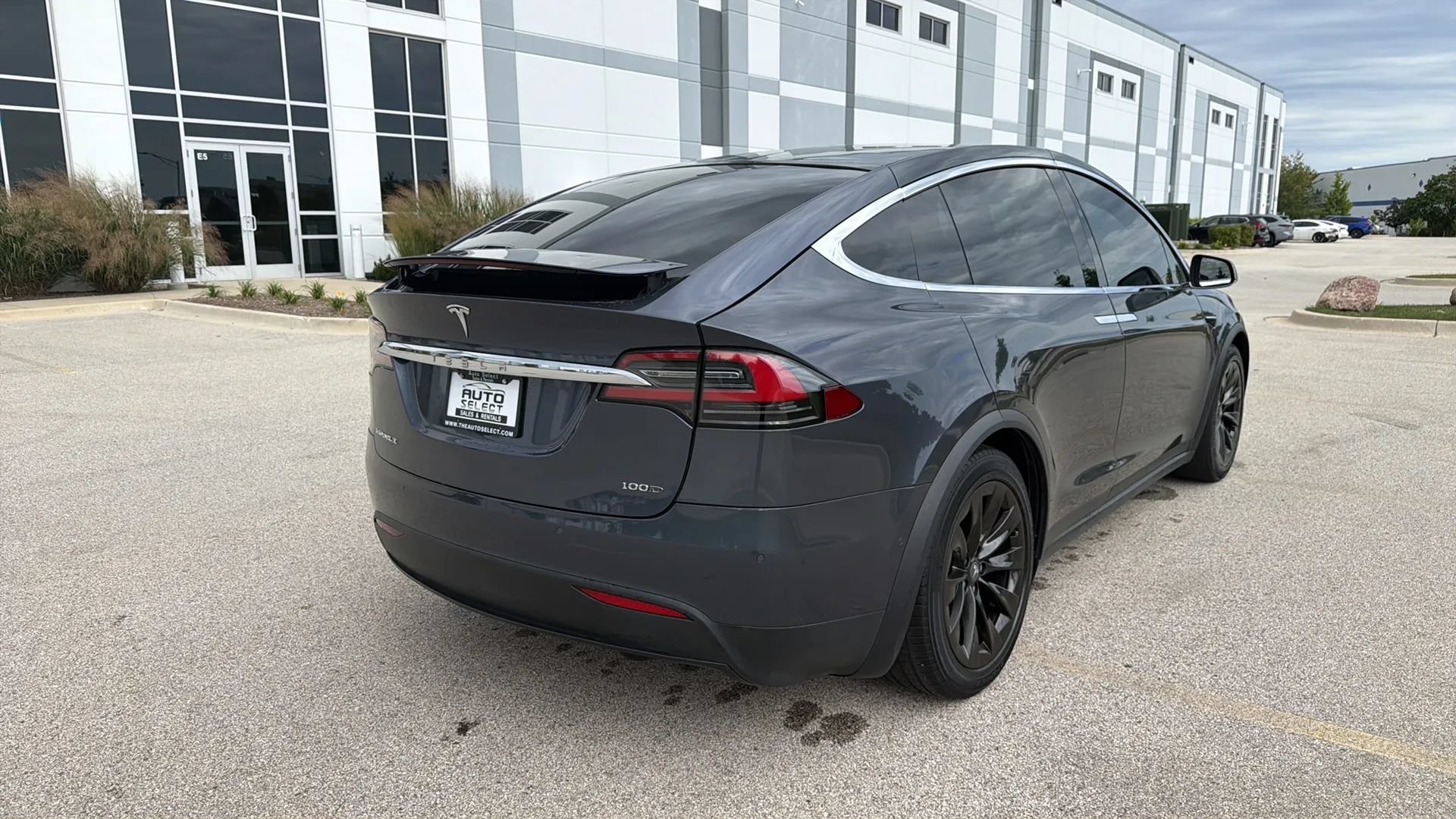 Used 2018 Tesla Model X 75D AWD/4WD image 5