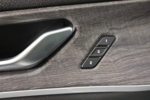 Used 2023 Jeep Grand Cherokee L Limited AWD/4WD image 23