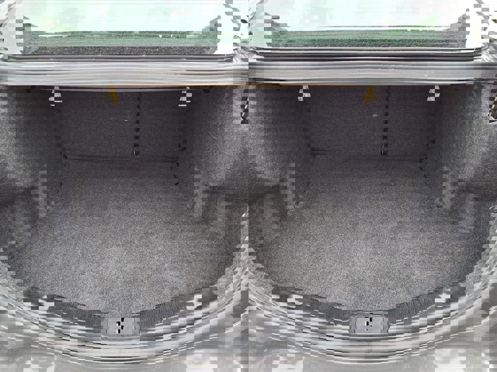 Used 2017 Ford Fusion SE image 16