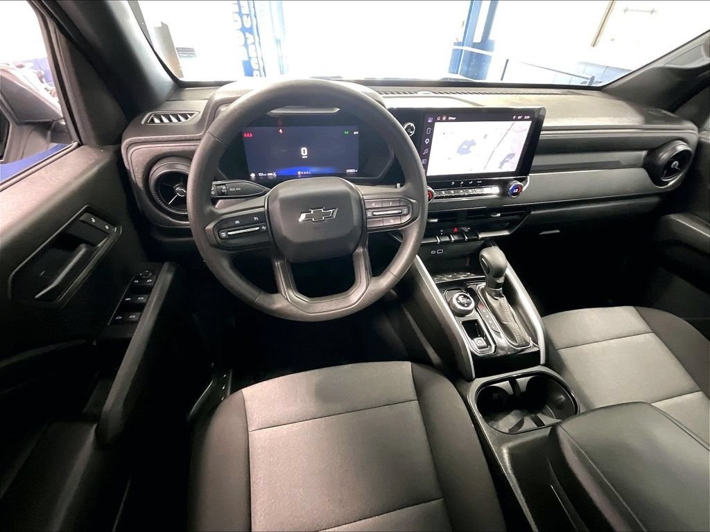 Used 2025 Chevrolet Colorado Trail Boss AWD/4WD image 17