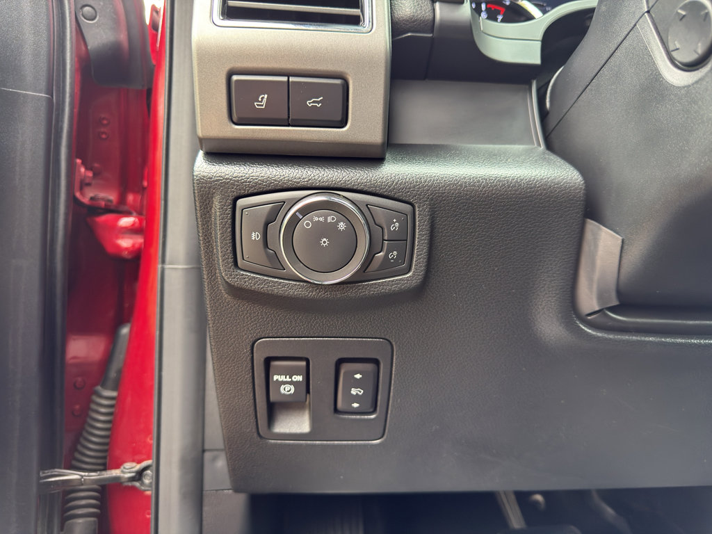 Used 2019 Ford Expedition XLT w/ Equipment Group 202A AWD/4WD image 34