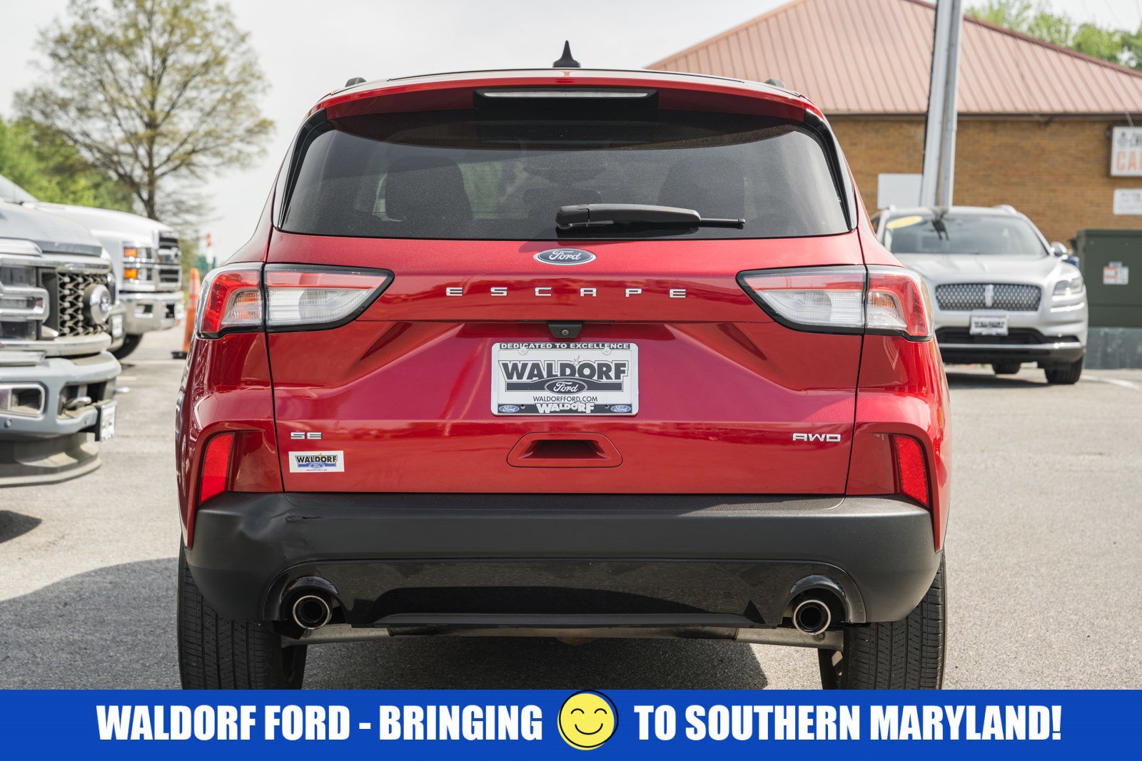 Used 2022 Ford Escape SE w/ SE Sport Appearance Package AWD/4WD image 6