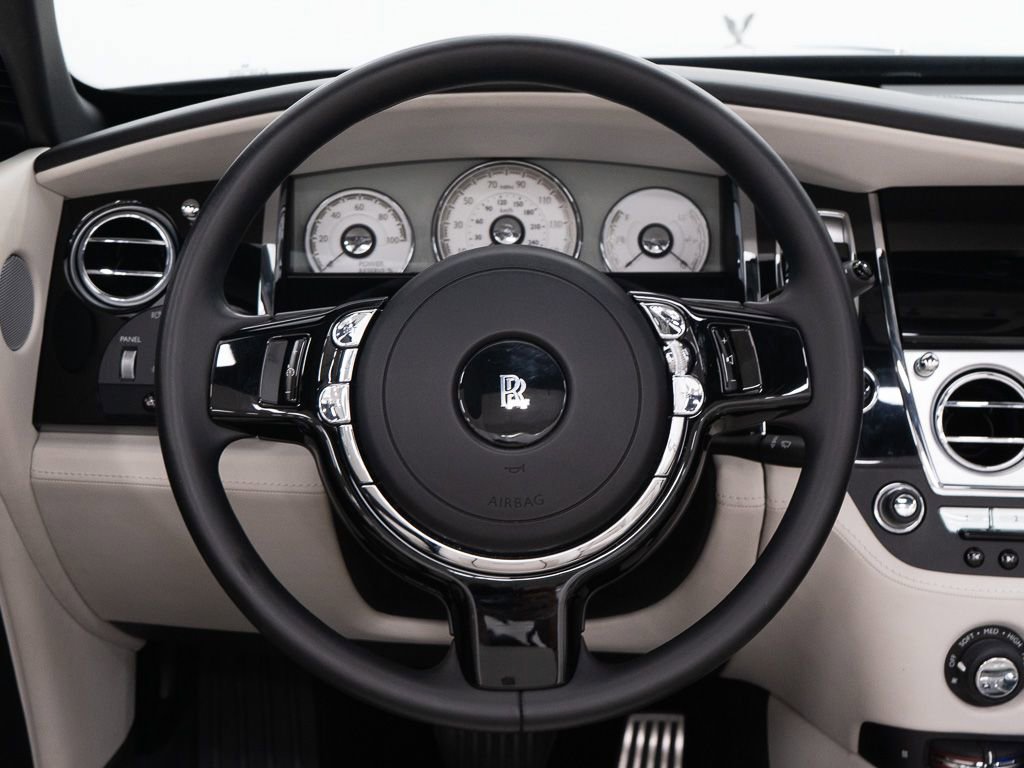 Certified 2018 Rolls-Royce Dawn RWD image 35
