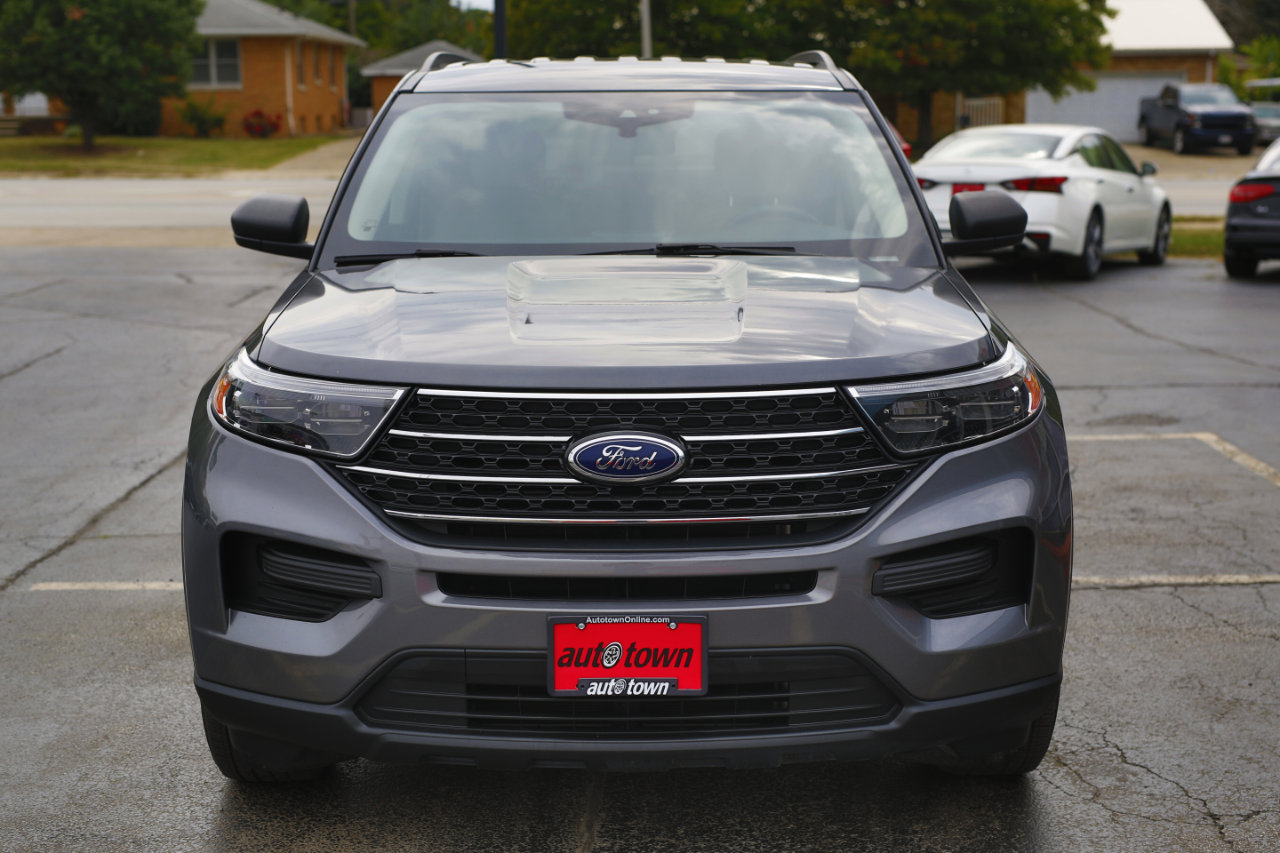 Used 2021 Ford Explorer XLT image 4