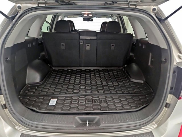 Used 2015 Kia Sorento LX image 6