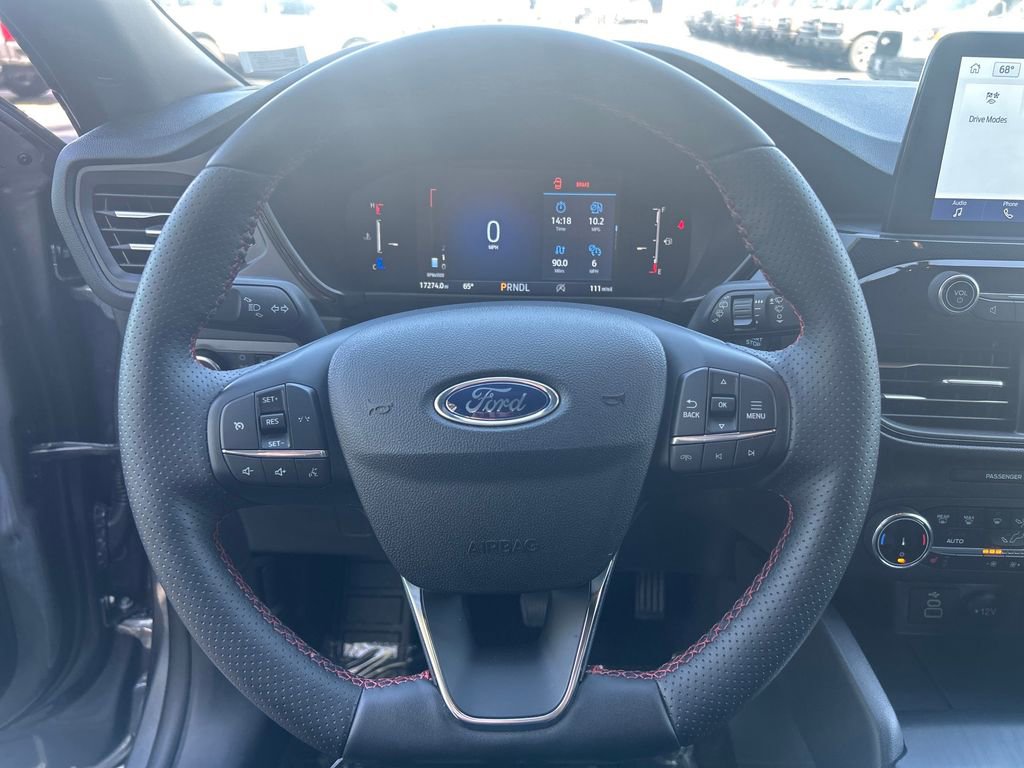 Used 2025 Ford Escape ST-Line Select AWD/4WD image 17