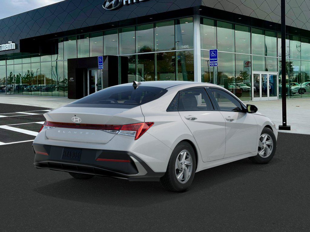 New 2026 Hyundai Elantra SE FWD image 4