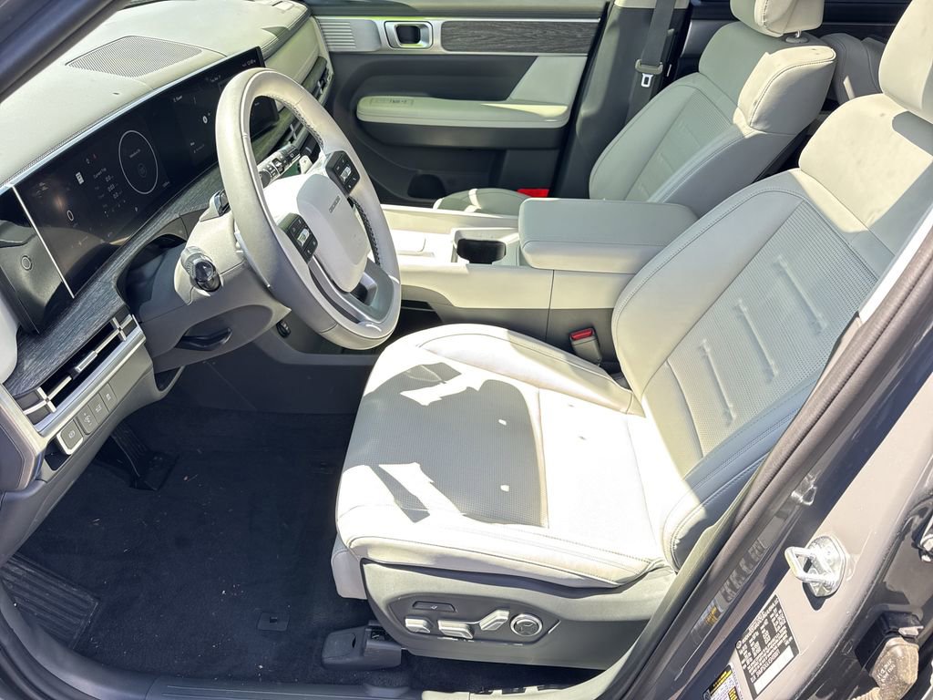 Used 2025 Hyundai Santa Fe Calligraphy image 9