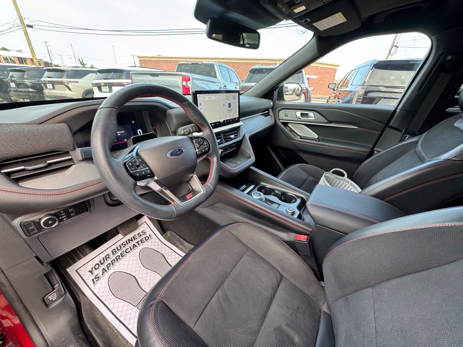 Used 2025 Ford Explorer ST AWD/4WD image 14