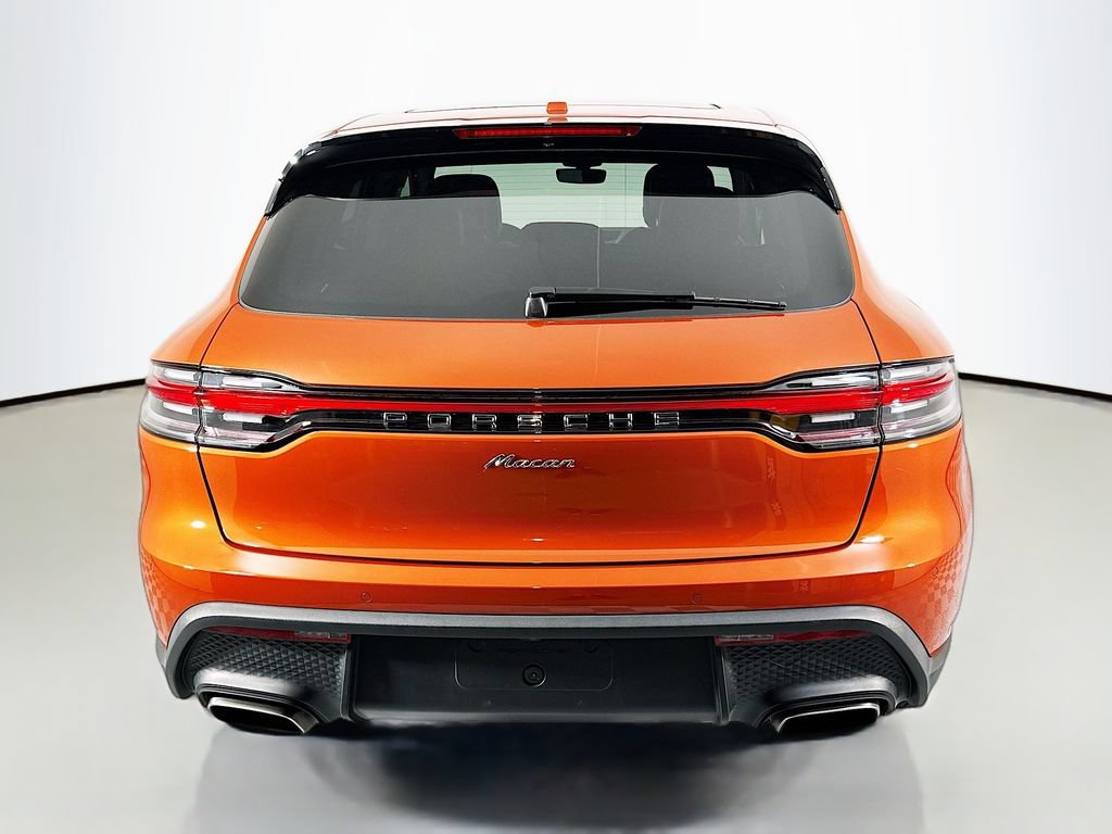 Certified 2022 Porsche Macan AWD/4WD image 10