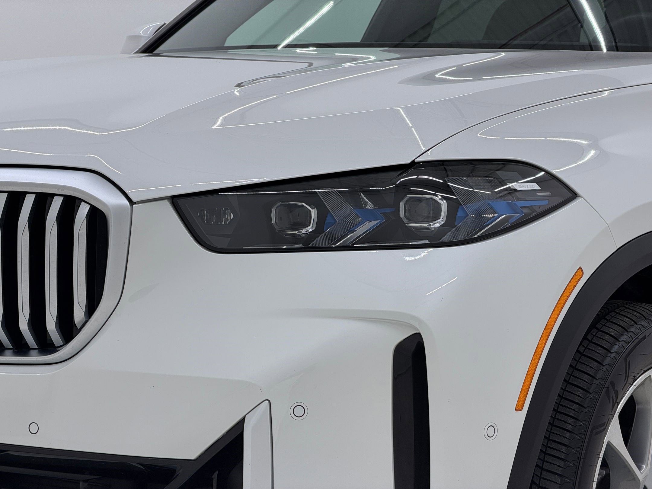 Certified 2025 BMW X5 xDrive40i w/ Climate Comfort Package image 11