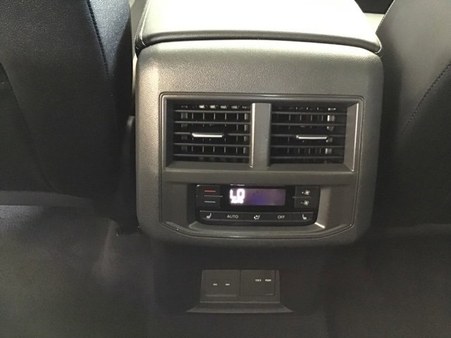 Used 2021 Volkswagen Atlas SEL Premium image 44