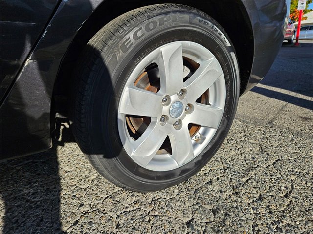 Used 2007 Kia Rondo LX w/ Convenience Pkg image 9