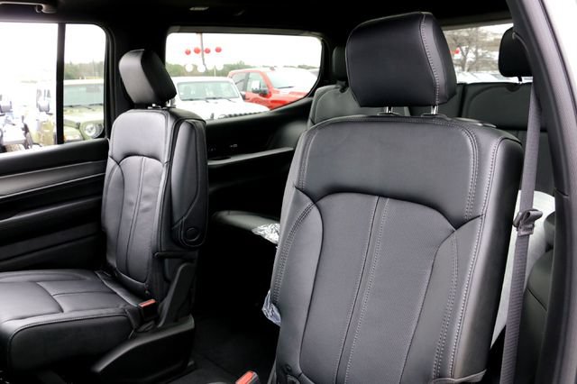 New 2026 Jeep Grand Wagoneer Limited w/ Premium Group II AWD/4WD image 19