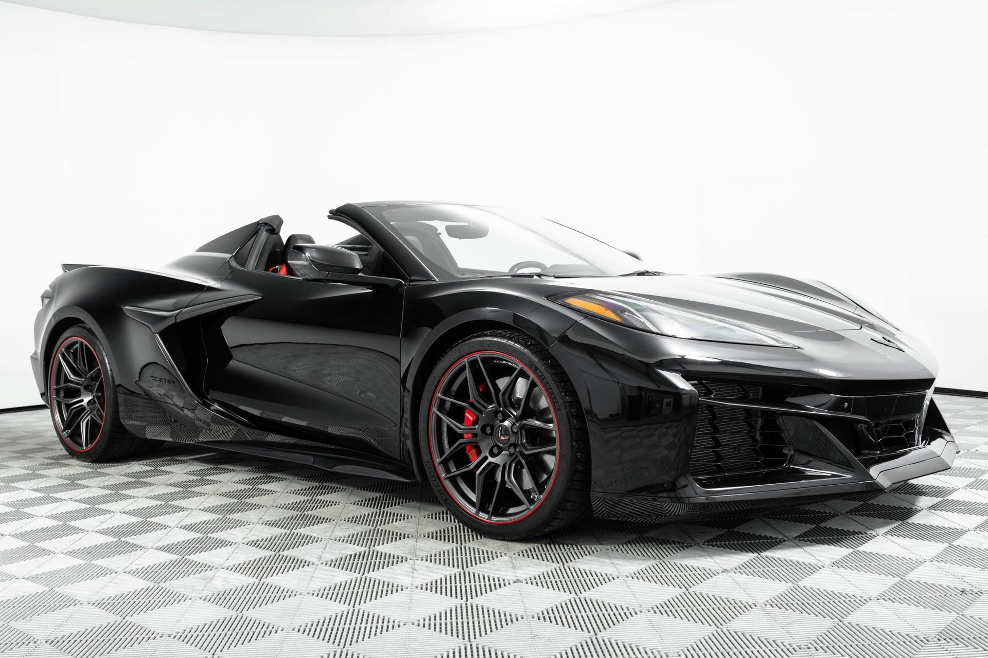 Used 2024 Chevrolet Corvette Z06 RWD image 93