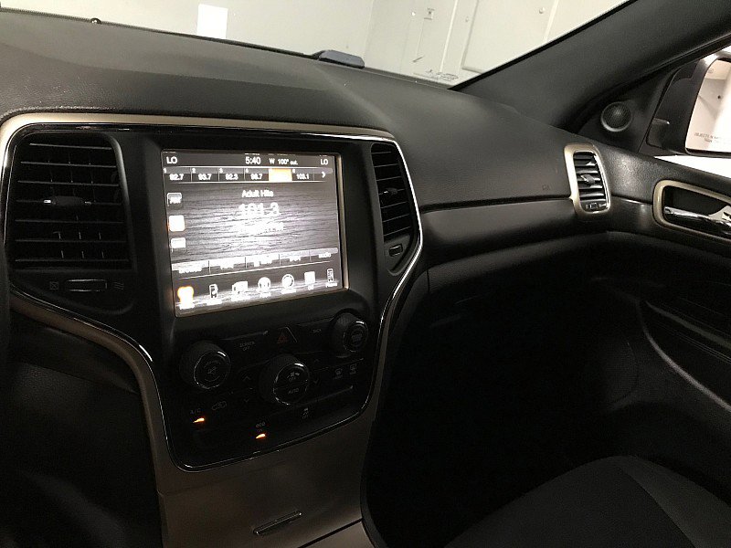 Used 2014 Jeep Grand Cherokee Laredo w/ 18" Wheel & 8.4" Radio Group AWD/4WD image 26