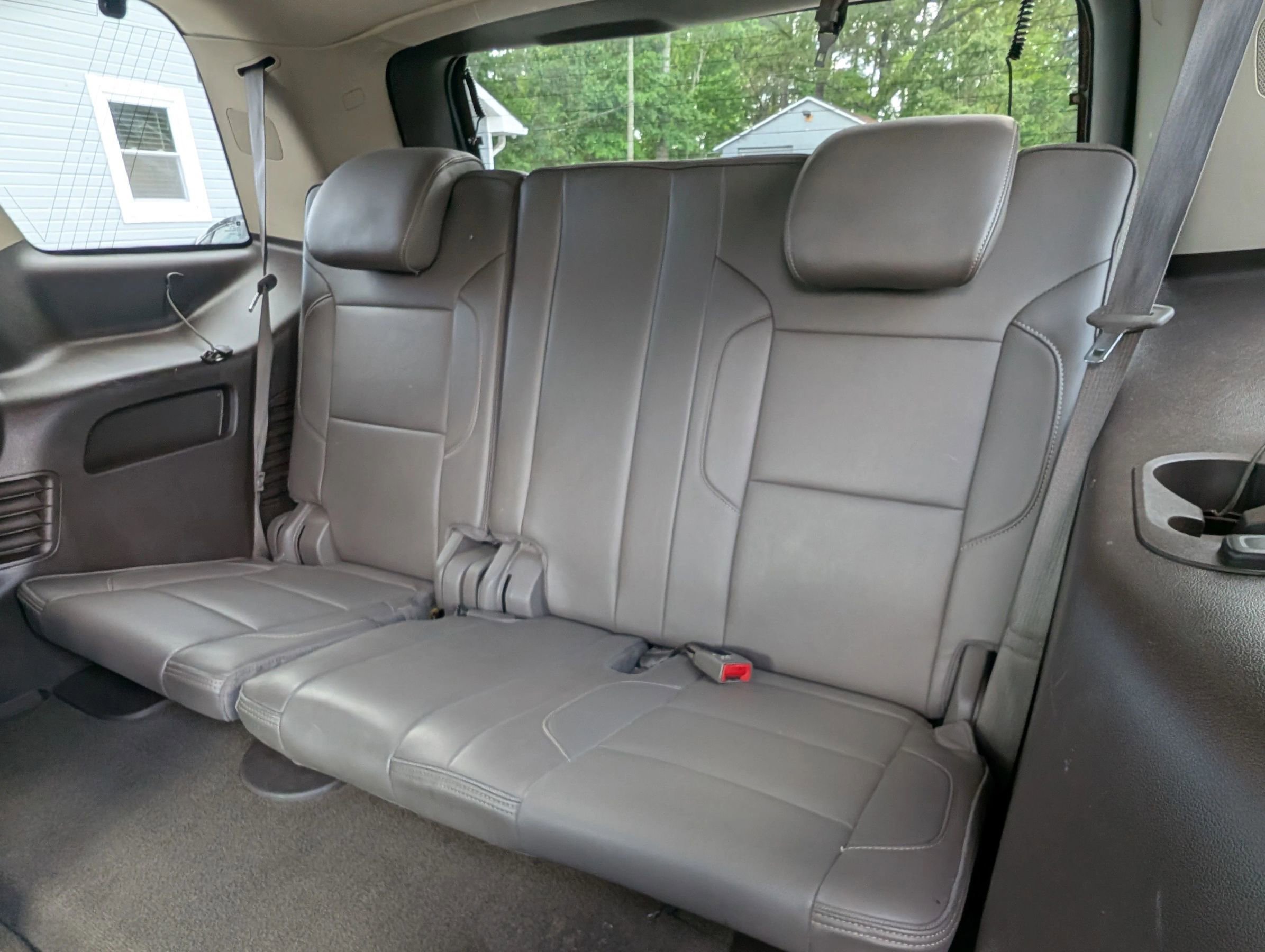 Used 2015 GMC Yukon Denali w/ Premium Package RWD image 39