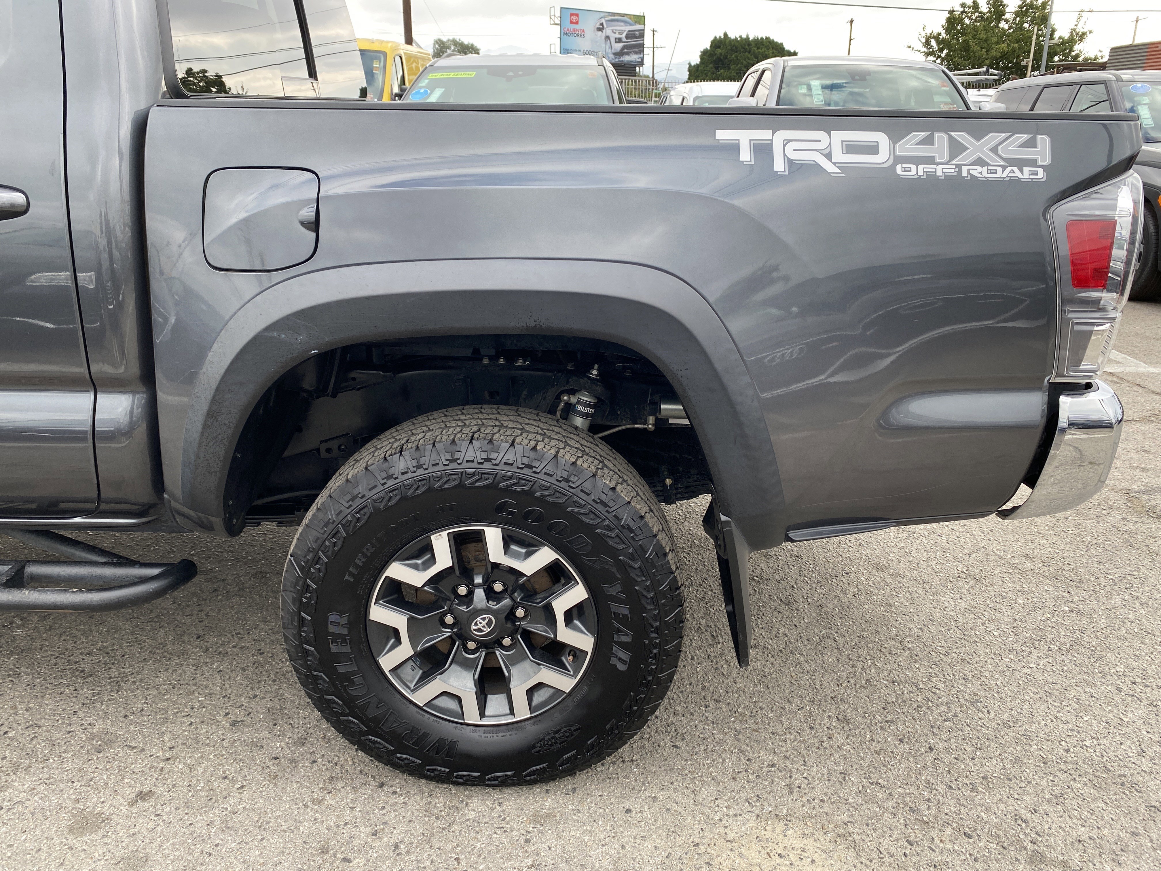 Used 2023 Toyota Tacoma TRD Off-Road image 11