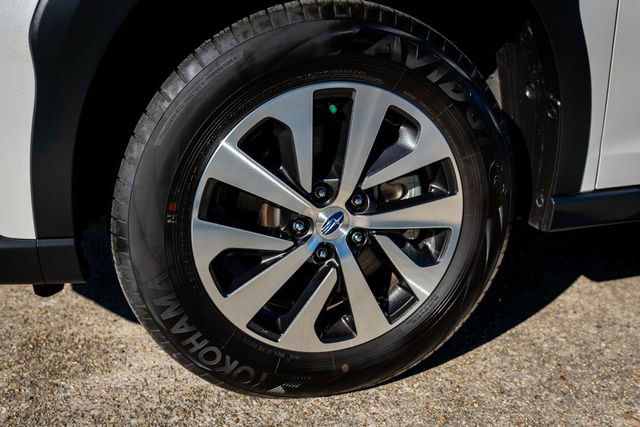 Certified 2025 Subaru Outback Premium AWD/4WD image 11