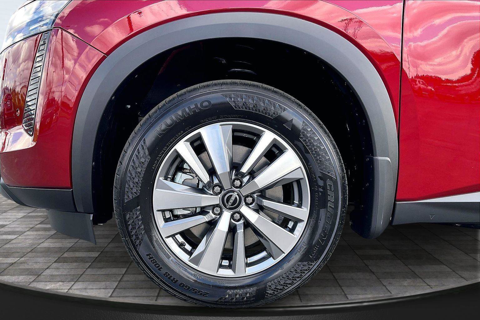 New 2026 Nissan Pathfinder SL image 12