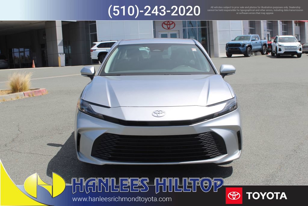 Used 2025 Toyota Camry LE FWD image 4