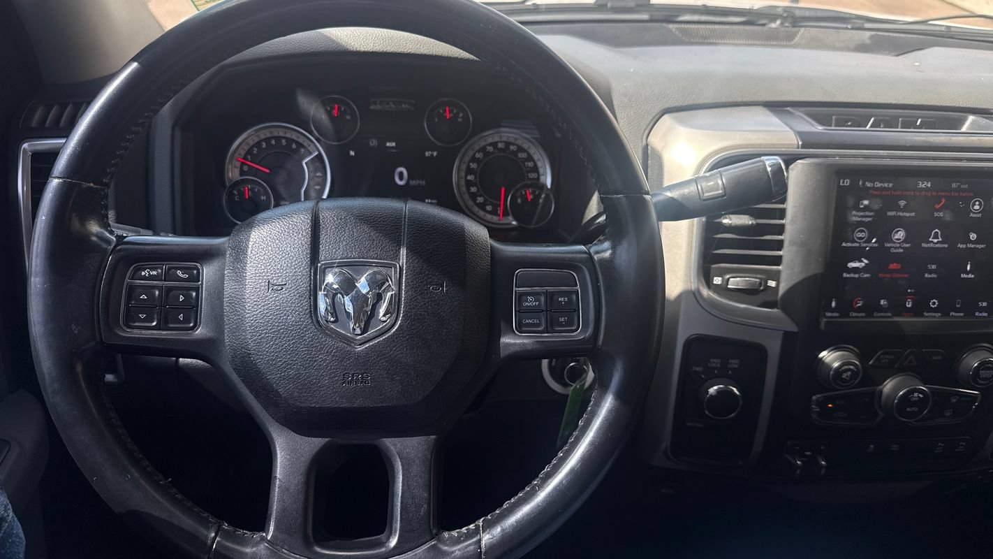 Used 2018 RAM 2500 SLT w/ Luxury Group AWD/4WD image 23
