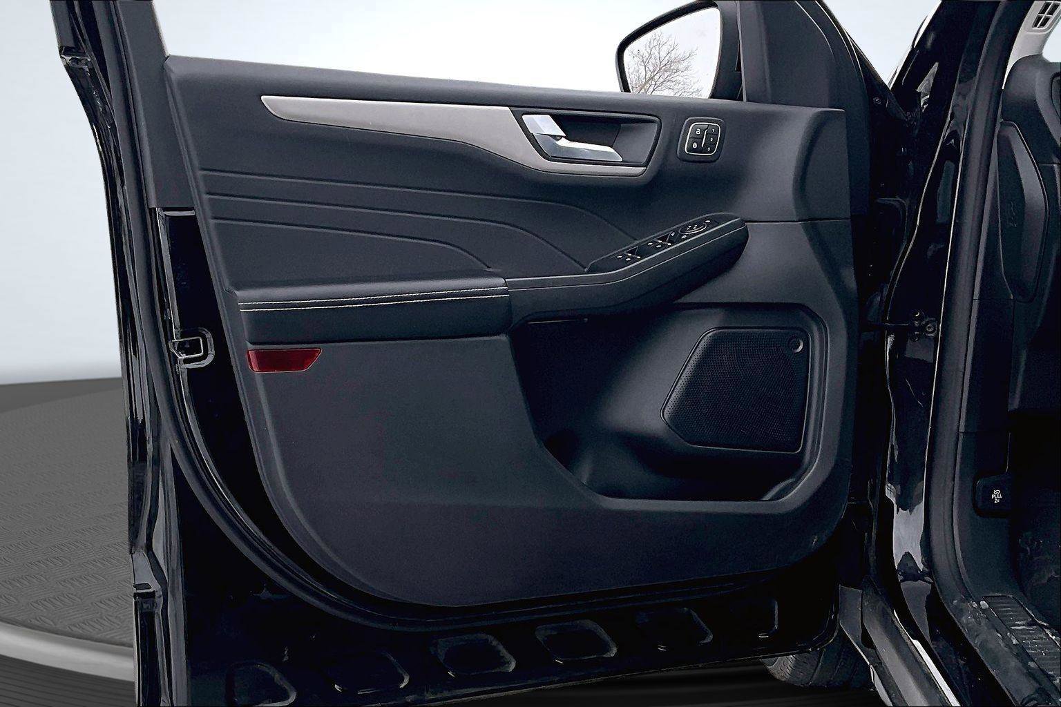 Used 2022 Ford Escape SEL w/ Technology Package image 23