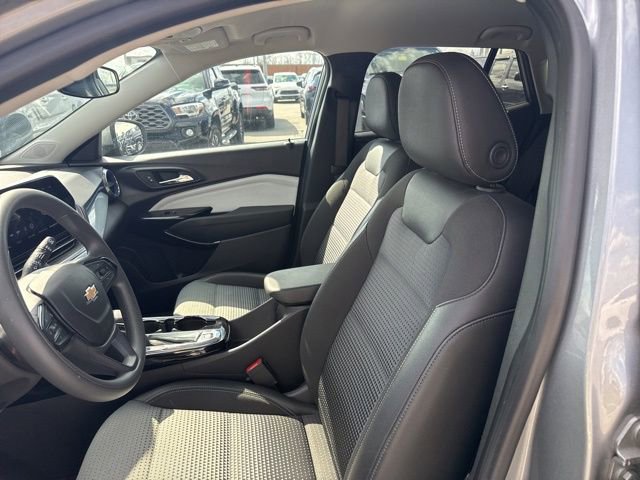 Used 2025 Chevrolet Trax LT image 12