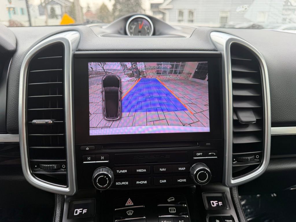 Used 2017 Porsche Cayenne Platinum Edition image 15