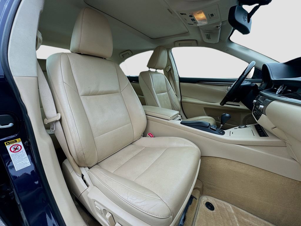 Used 2015 Lexus ES 350 w/ Luxury Package FWD image 24