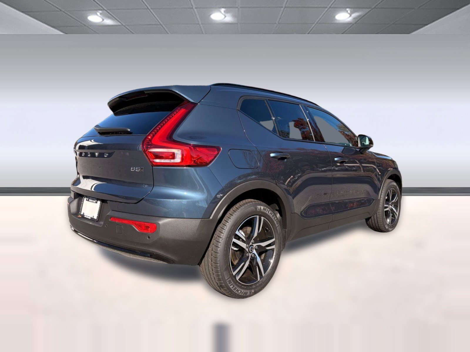 Certified 2026 Volvo XC40 B5 Core w/ Climate Package AWD/4WD image 9