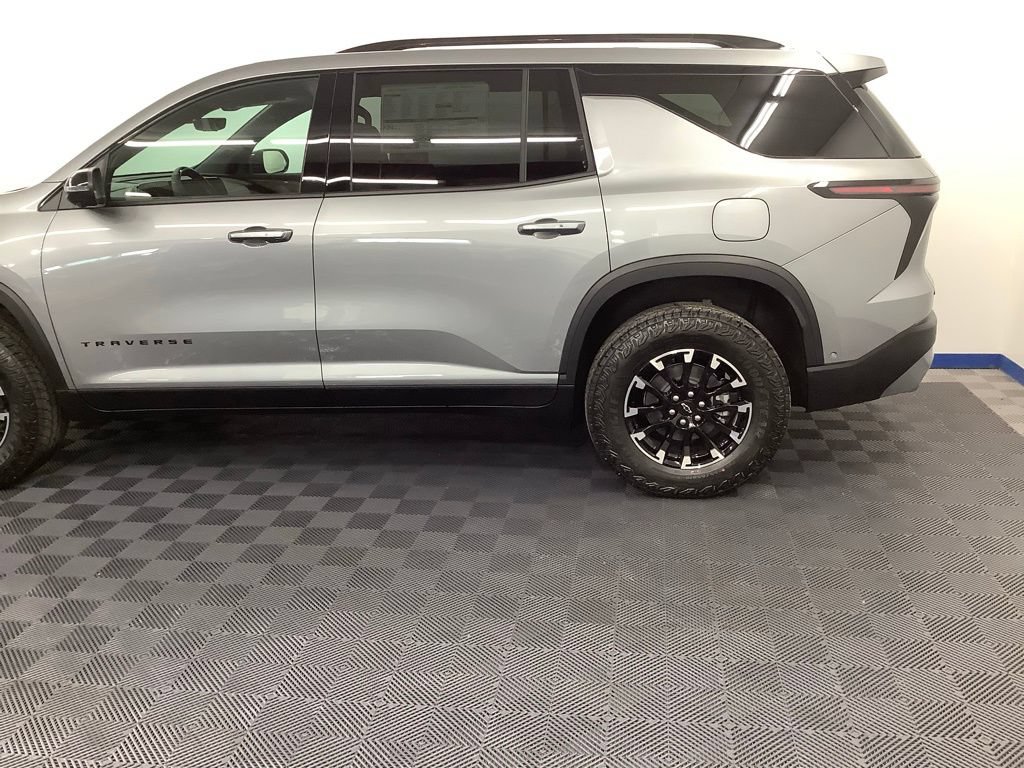 New 2026 Chevrolet Traverse Z71 w/ Enhanced Driving Package AWD/4WD image 4