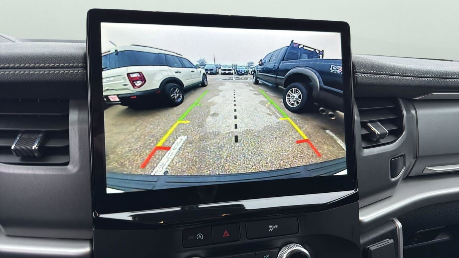 Used 2023 Ford Expedition XLT image 19