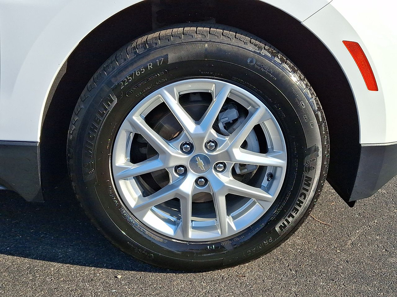 Certified 2024 Chevrolet Equinox LS FWD image 33