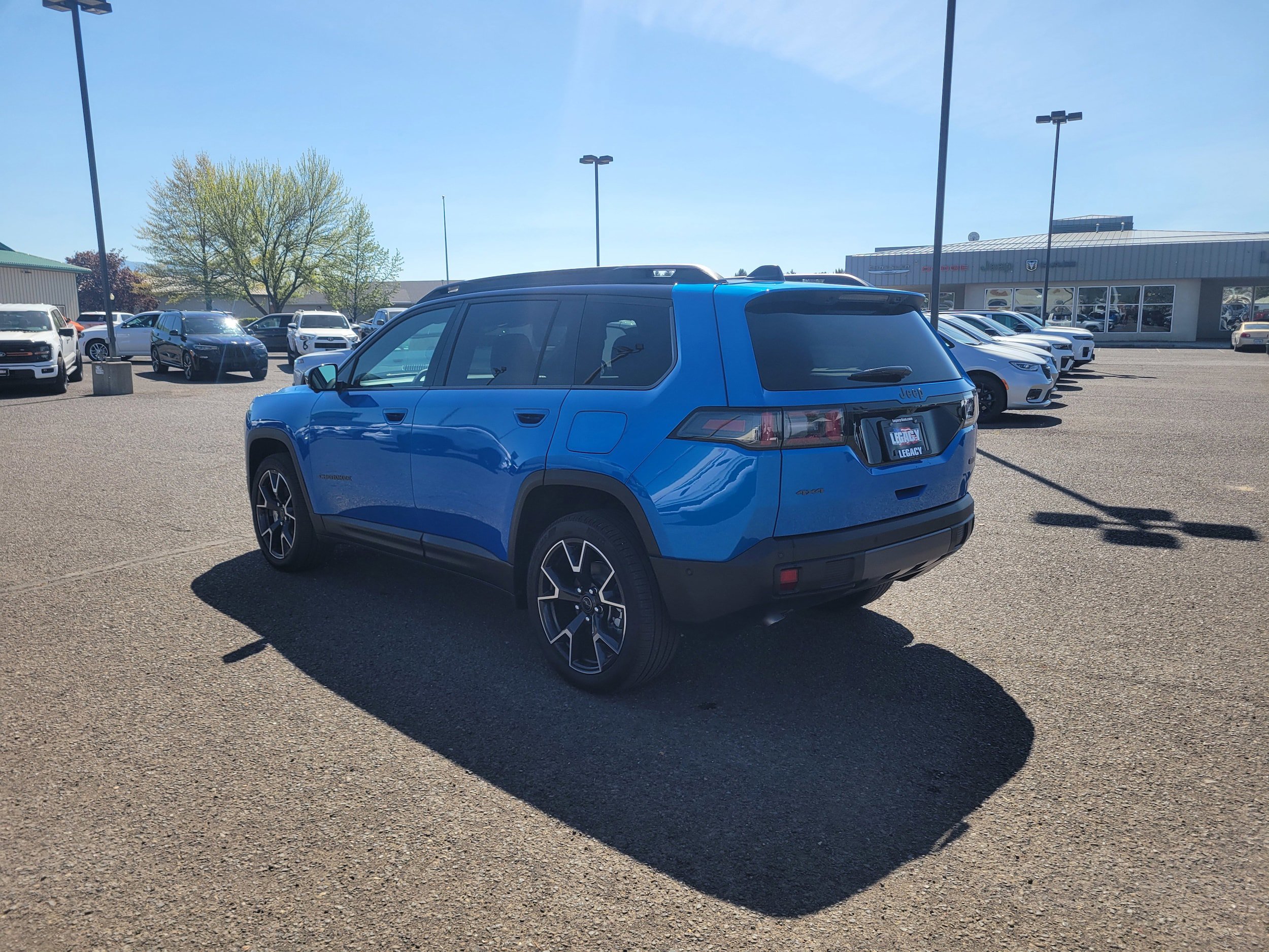 New 2026 Jeep Cherokee Overland w/ Trailer Tow Group AWD/4WD image 11
