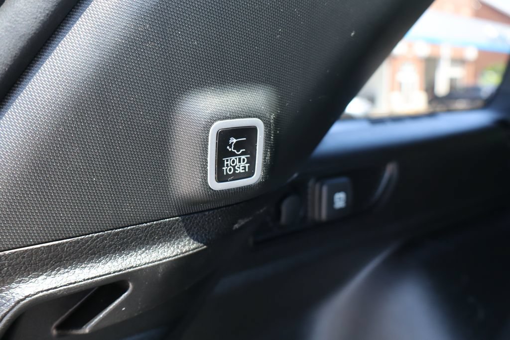 Used 2024 Jeep Grand Cherokee Altitude AWD/4WD image 35
