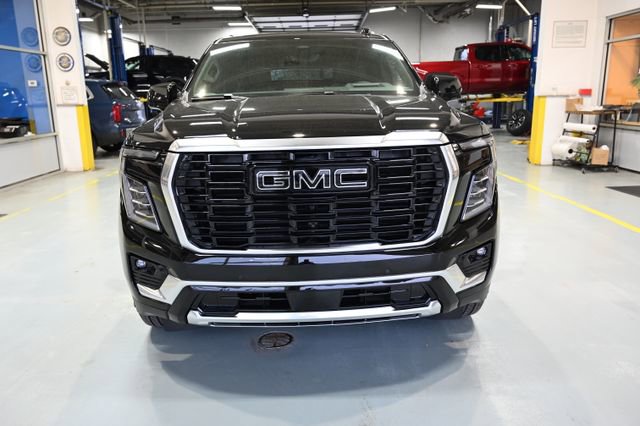 New 2026 GMC Yukon Denali w/ Denali Reserve Package image 2