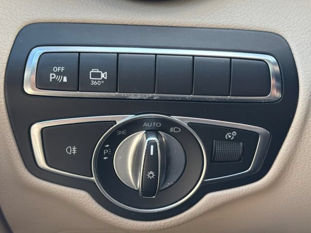 Used 2018 Mercedes-Benz GLC 300 image 32