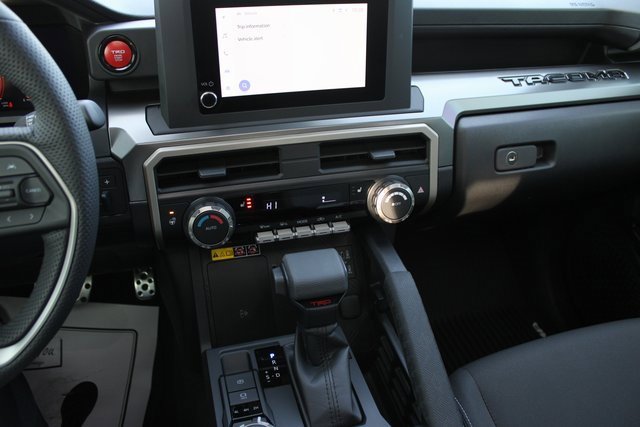 Used 2025 Toyota Tacoma Limited image 25