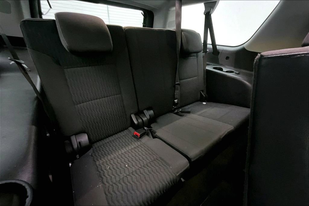 Used 2018 Chevrolet Suburban LS image 38