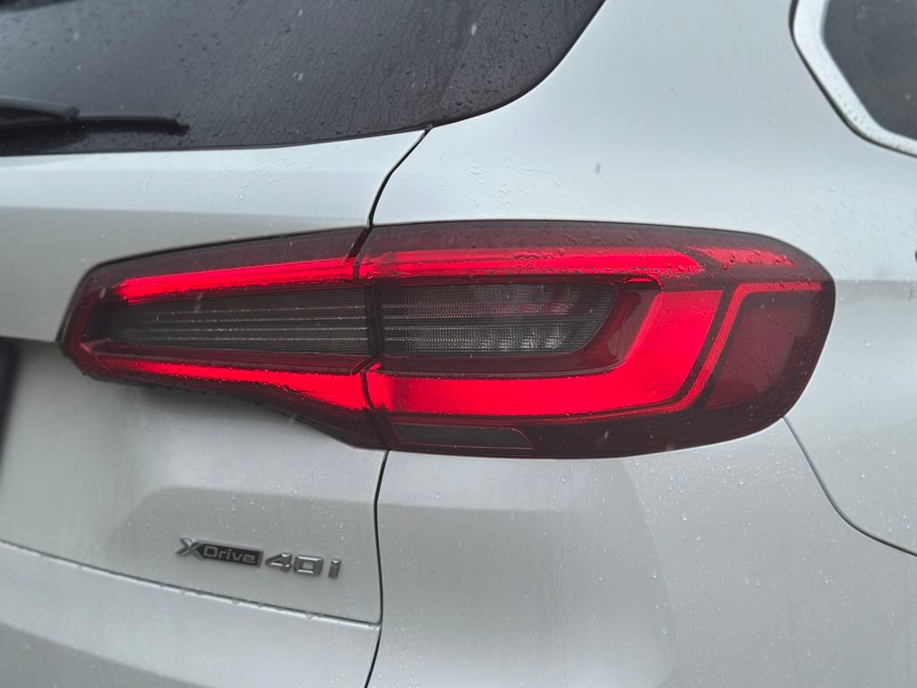Used 2019 BMW X5 xDrive40i w/ Convenience Package AWD/4WD image 11