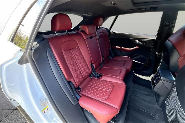 Used 2022 Audi SQ8 Prestige AWD/4WD image 28