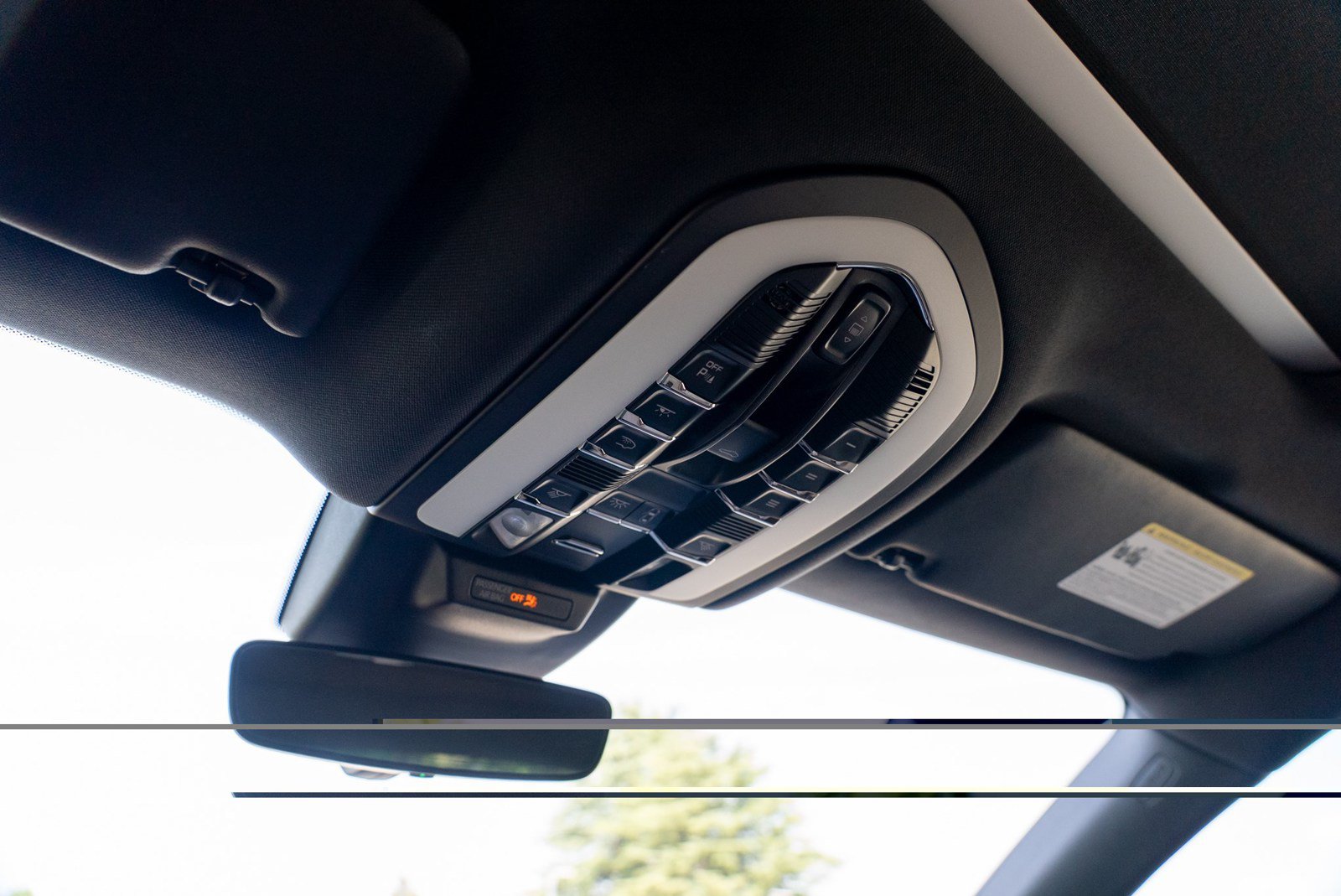 Certified 2021 Porsche Macan AWD/4WD image 37