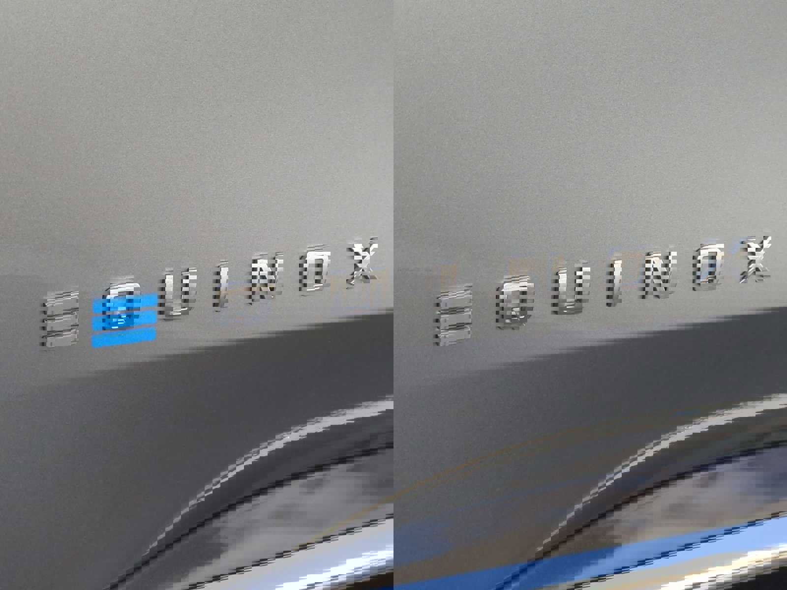 Used 2025 Chevrolet Equinox EV LT w/ Convenience Package image 9