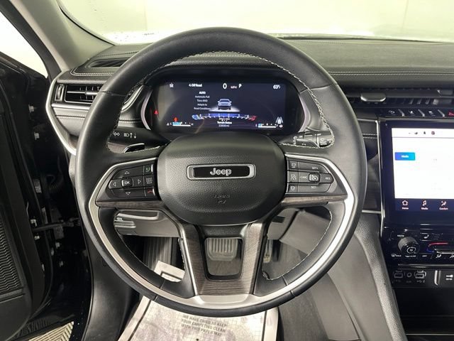 Used 2023 Jeep Grand Cherokee L Limited AWD/4WD image 20