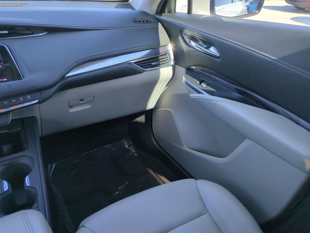 Used 2021 Cadillac XT4 Luxury w/ Driver Awareness Package image 19