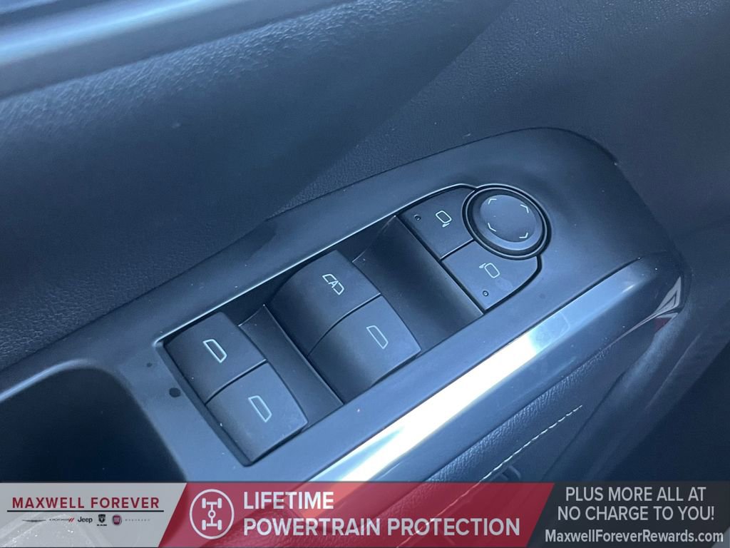 Used 2024 Chevrolet Traverse LT image 7