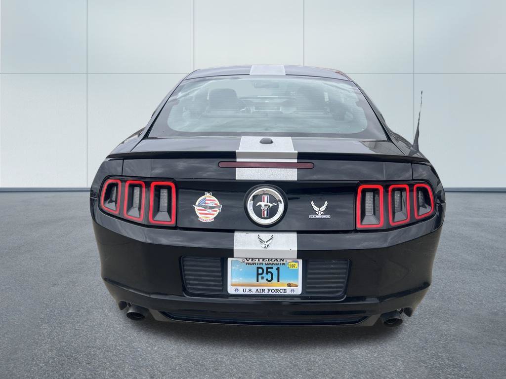 Used 2013 Ford Mustang Premium RWD image 3