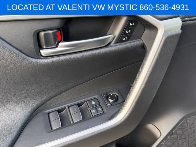 Used 2020 Toyota RAV4 Limited AWD/4WD image 35